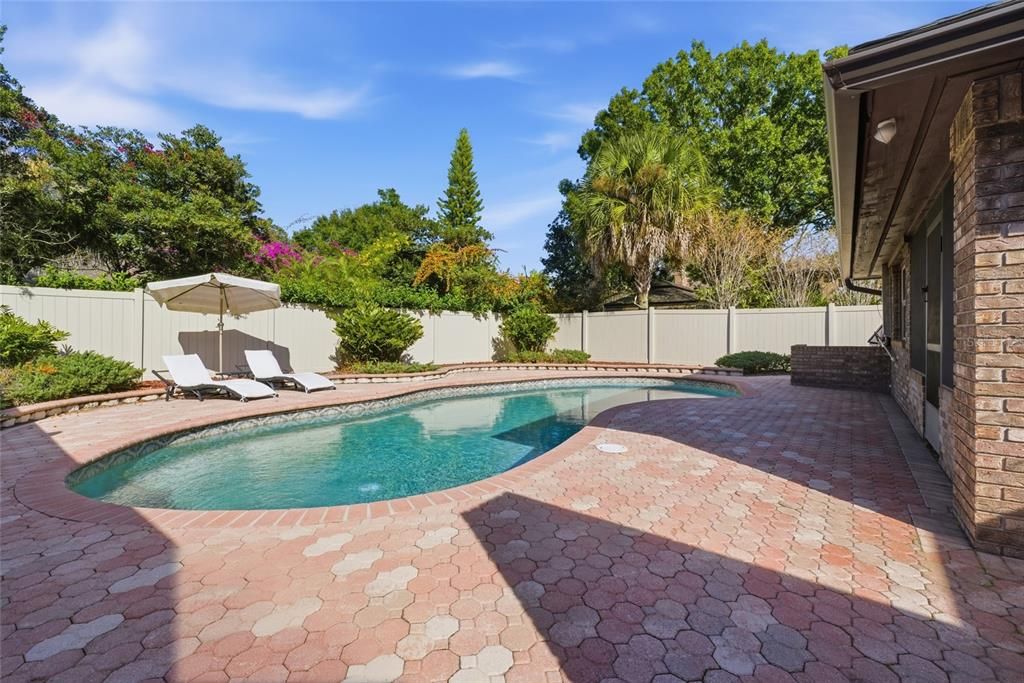 На продажу: $599,000 (2 спален, 2 ванн, 1637 Квадратных фут)