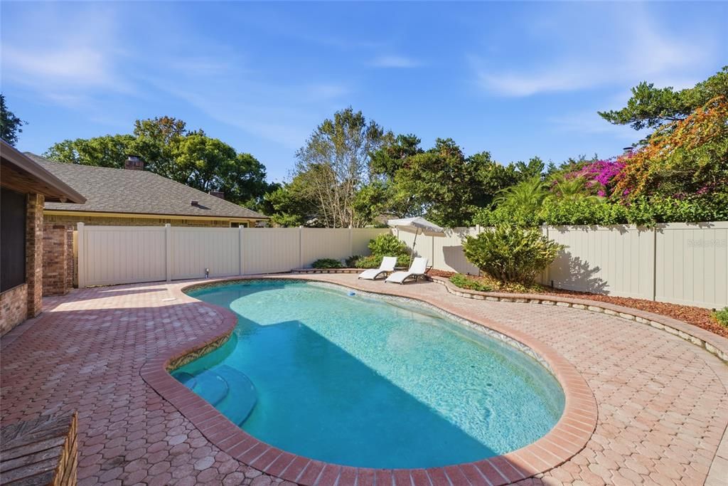 На продажу: $599,000 (2 спален, 2 ванн, 1637 Квадратных фут)