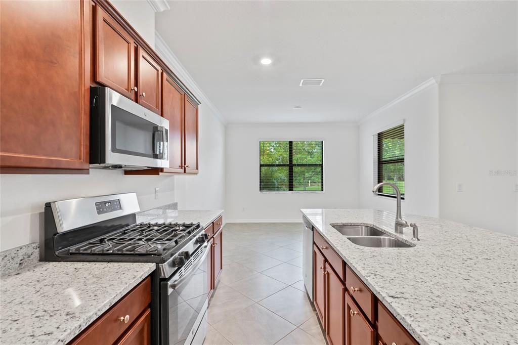 For Sale: $525,000 (2 beds, 2 baths, 1908 Square Feet)