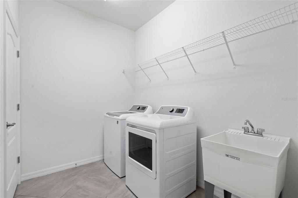 For Sale: $525,000 (2 beds, 2 baths, 1908 Square Feet)