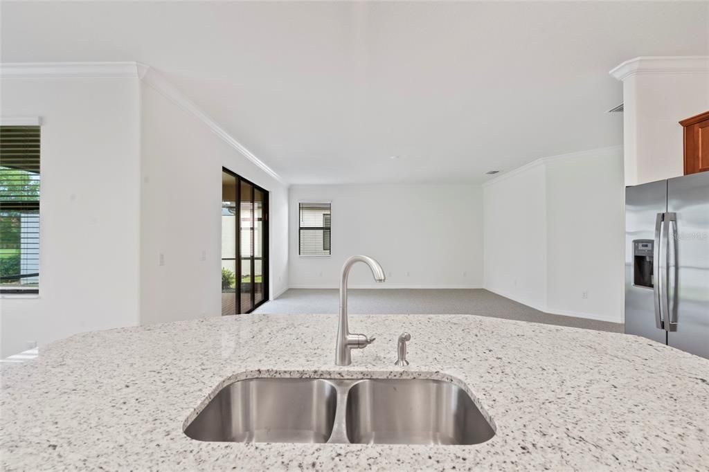 For Sale: $525,000 (2 beds, 2 baths, 1908 Square Feet)