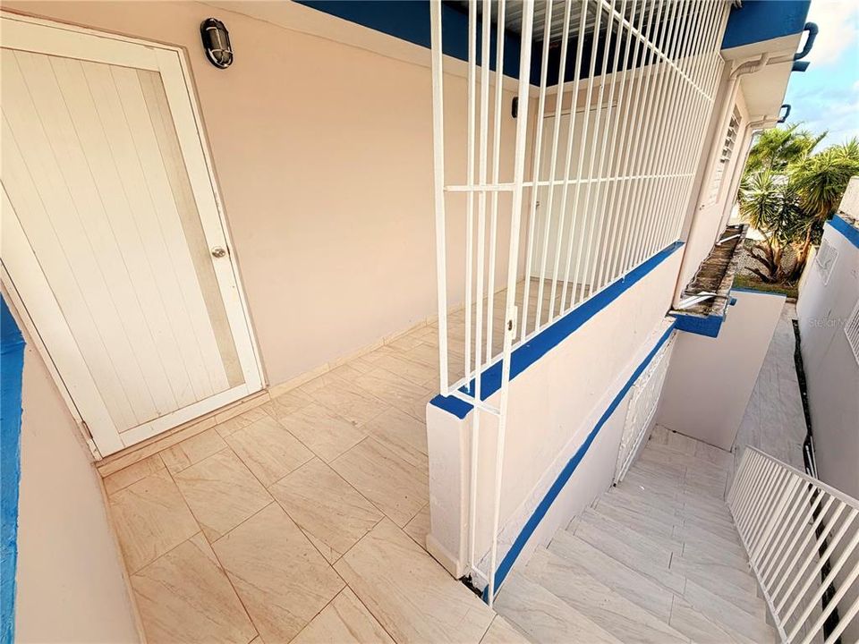 Recently Rented: $950 (2 beds, 1 baths, 3500 Square Feet)