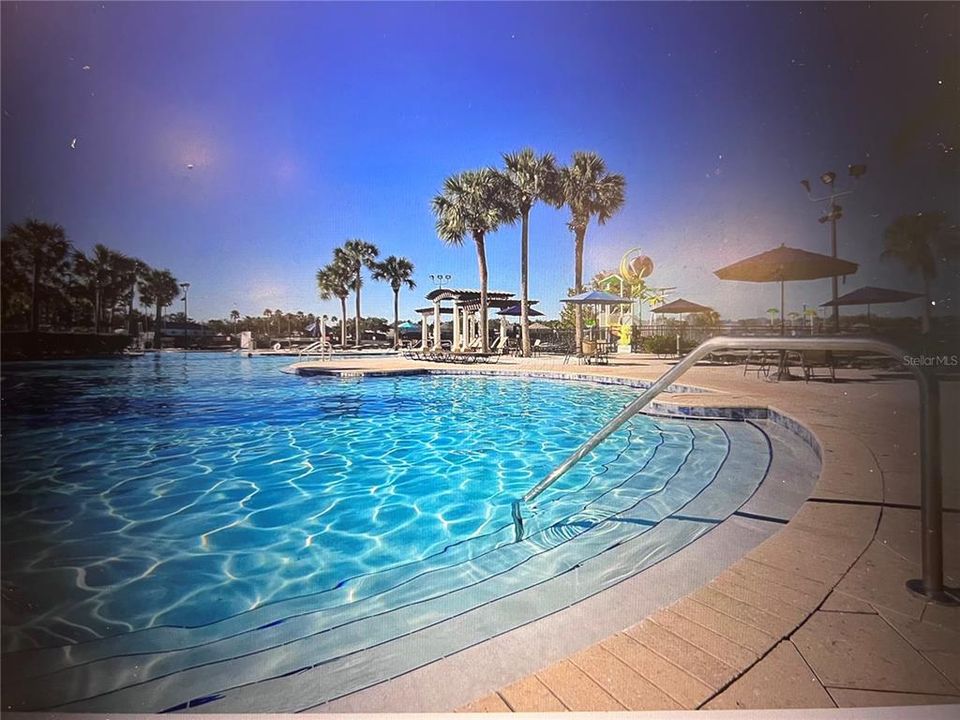 En Renta: $2,350 (3 camas, 3 baños, 1440 Pies cuadrados)