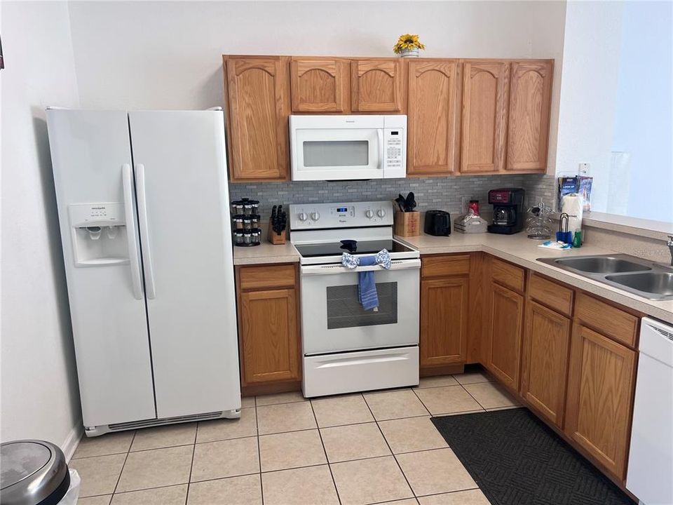 En Renta: $2,350 (3 camas, 3 baños, 1440 Pies cuadrados)