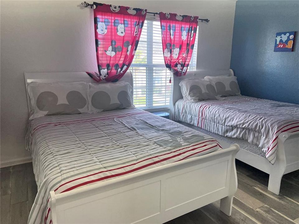 En Renta: $2,350 (3 camas, 3 baños, 1440 Pies cuadrados)