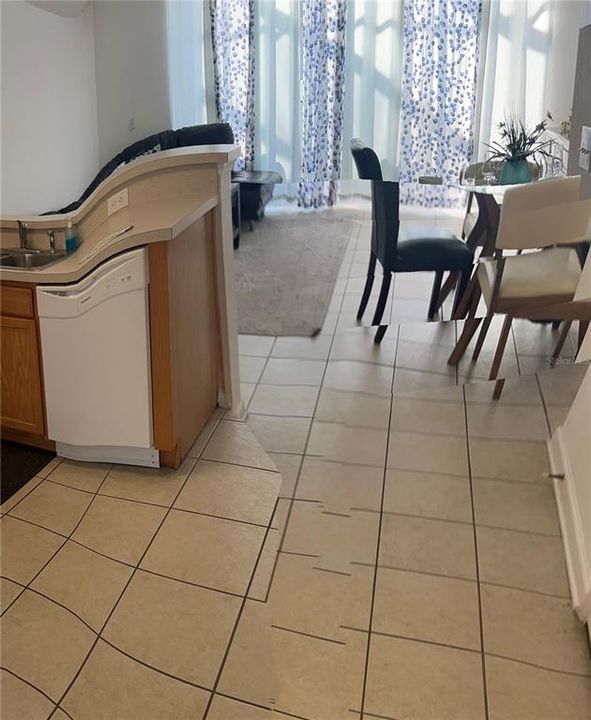 En Renta: $2,350 (3 camas, 3 baños, 1440 Pies cuadrados)