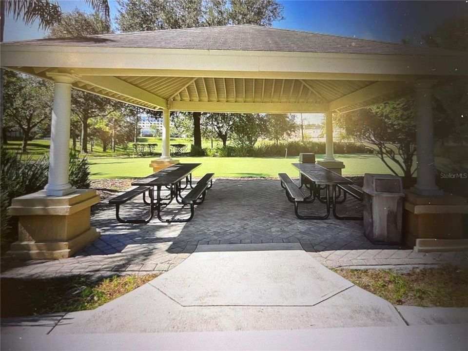 En Renta: $2,350 (3 camas, 3 baños, 1440 Pies cuadrados)