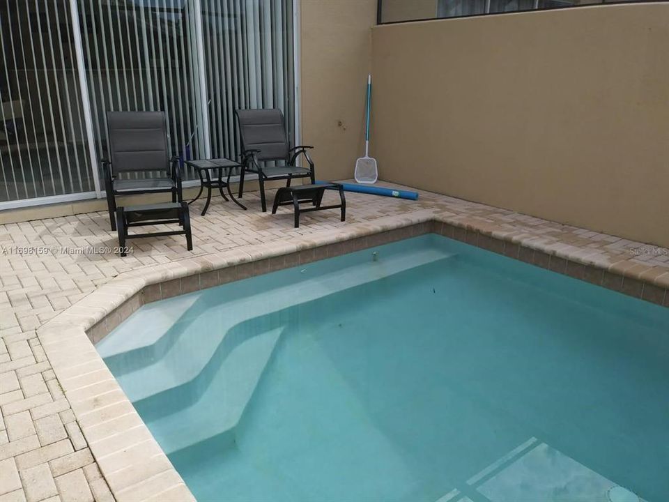 En Renta: $2,350 (3 camas, 3 baños, 1440 Pies cuadrados)