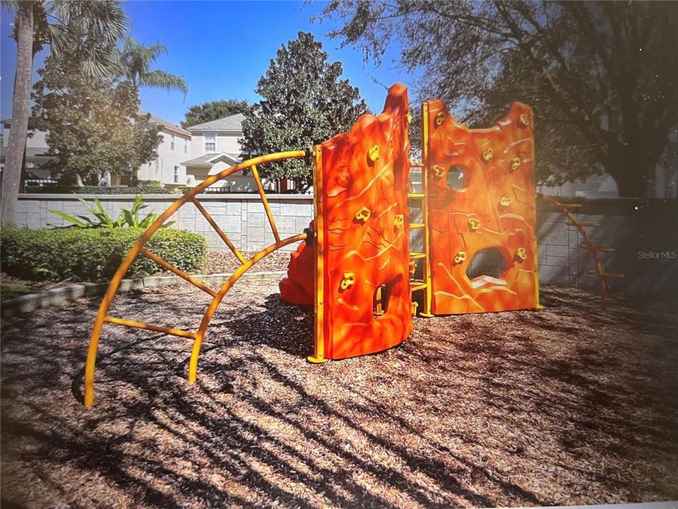 En Renta: $2,350 (3 camas, 3 baños, 1440 Pies cuadrados)