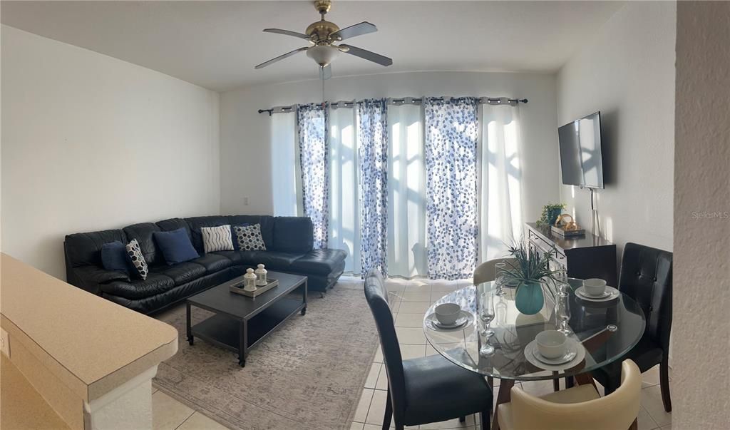 En Renta: $2,350 (3 camas, 3 baños, 1440 Pies cuadrados)