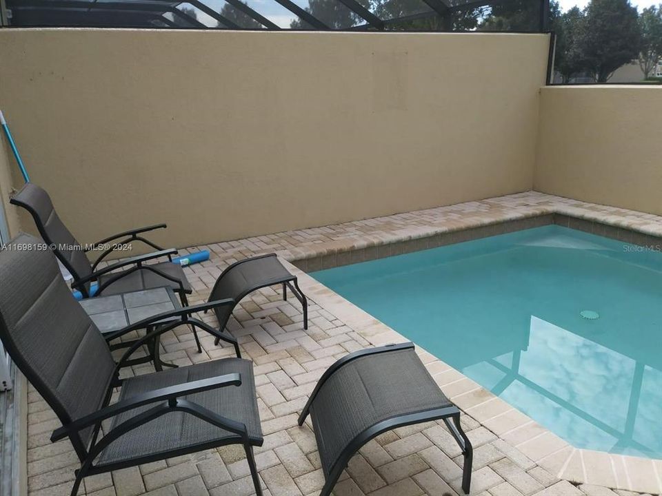 En Renta: $2,350 (3 camas, 3 baños, 1440 Pies cuadrados)