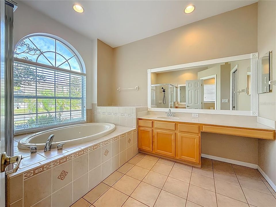 For Sale: $799,000 (4 beds, 3 baths, 2543 Square Feet)