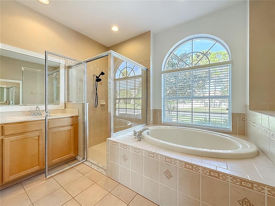 For Sale: $799,000 (4 beds, 3 baths, 2543 Square Feet)