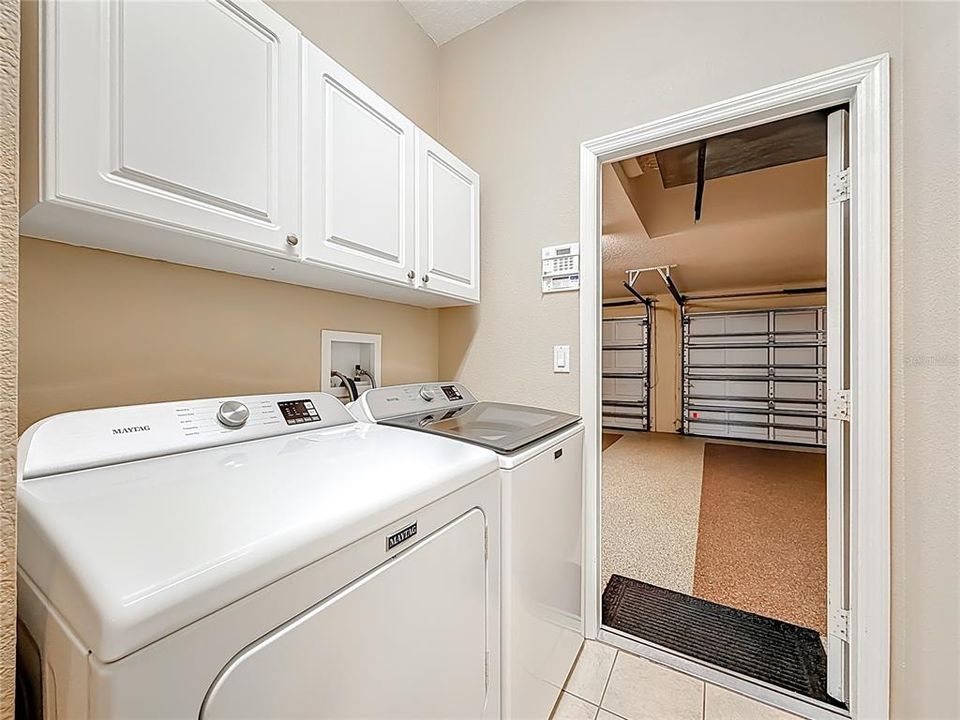 For Sale: $799,000 (4 beds, 3 baths, 2543 Square Feet)