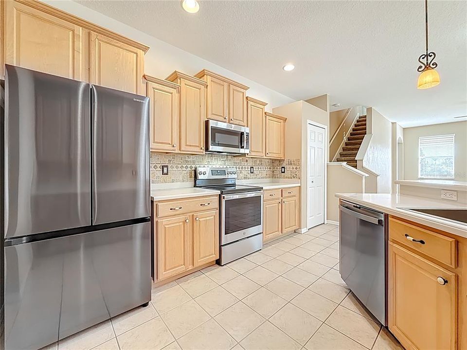 For Sale: $799,000 (4 beds, 3 baths, 2543 Square Feet)