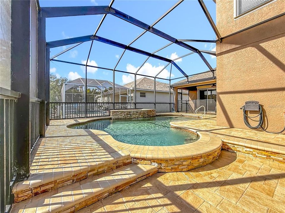 For Sale: $799,000 (4 beds, 3 baths, 2543 Square Feet)