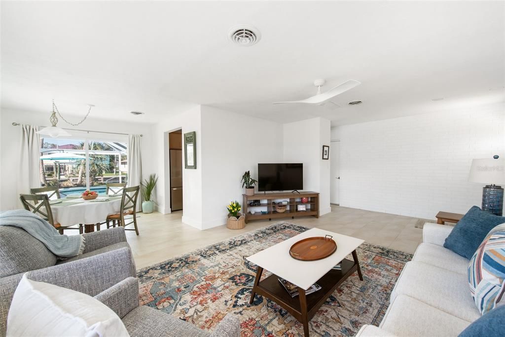 En Venta: $739,000 (2 camas, 2 baños, 1533 Pies cuadrados)