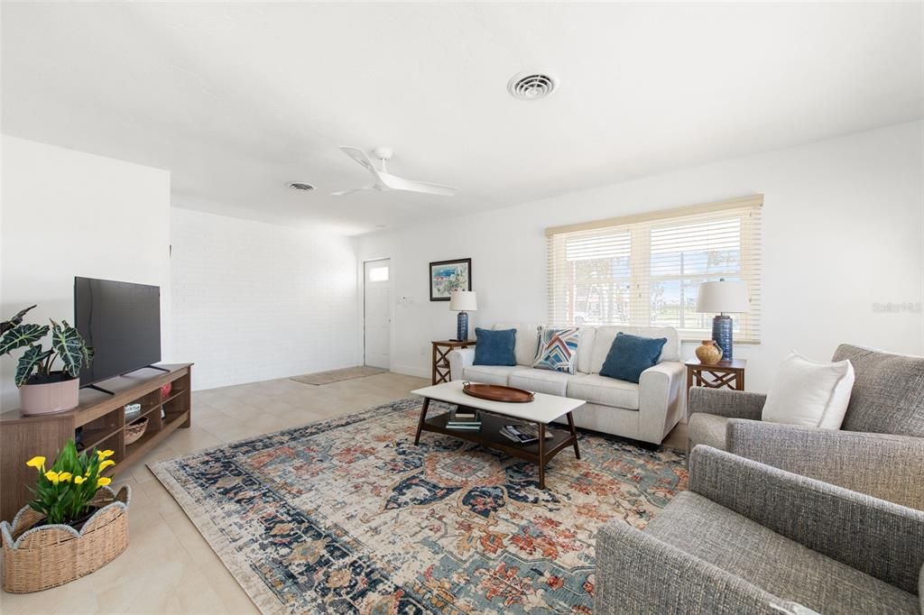 En Venta: $739,000 (2 camas, 2 baños, 1533 Pies cuadrados)