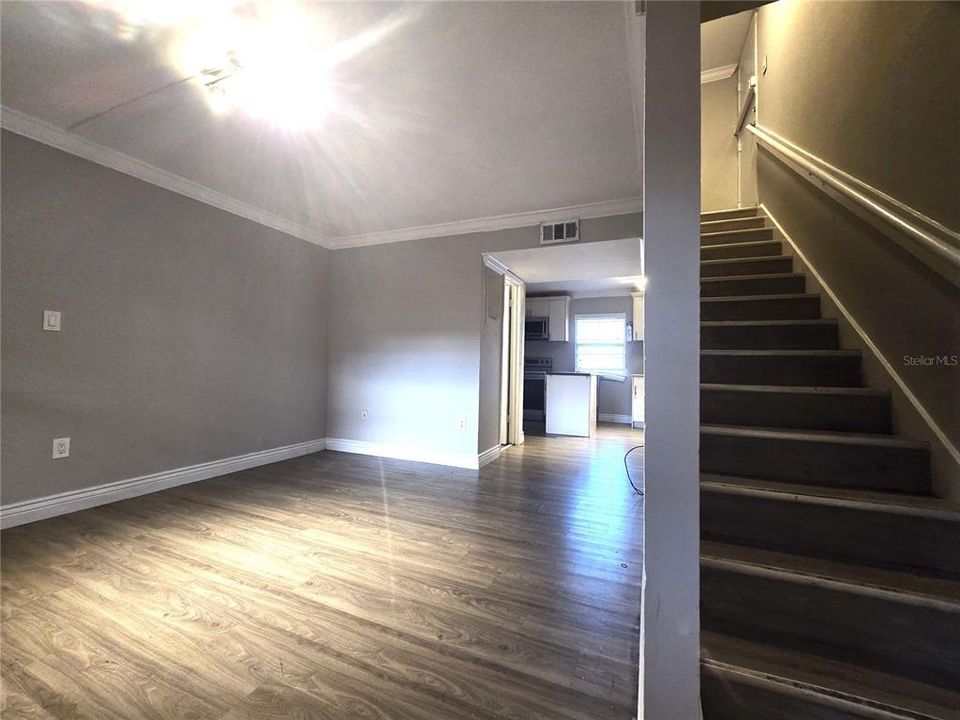 For Rent: $1,390 (4 beds, 1 baths, 972 Square Feet)