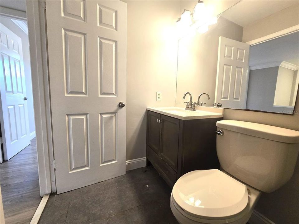 For Rent: $1,390 (4 beds, 1 baths, 972 Square Feet)