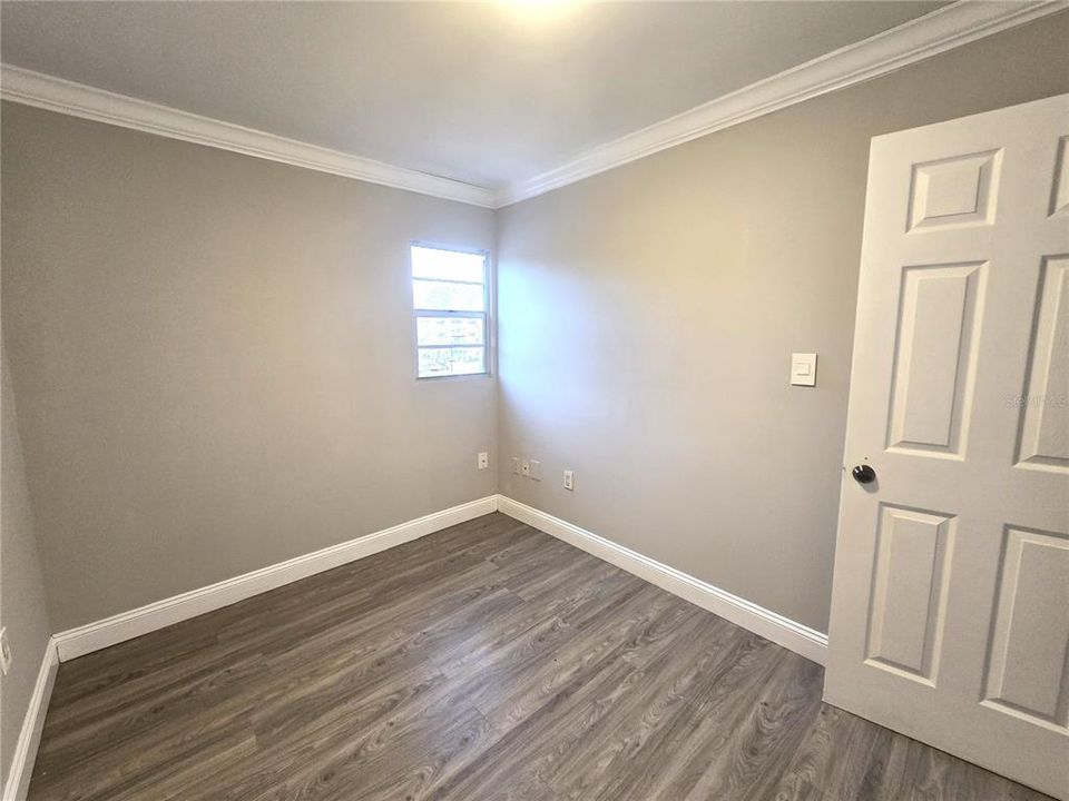 For Rent: $1,390 (4 beds, 1 baths, 972 Square Feet)