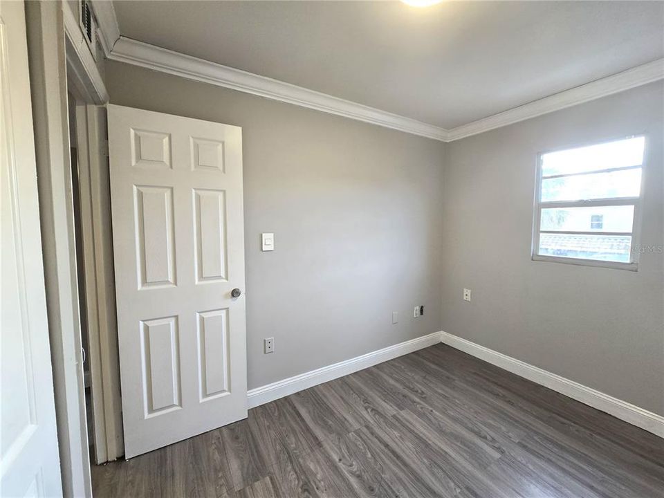 For Rent: $1,390 (4 beds, 1 baths, 972 Square Feet)