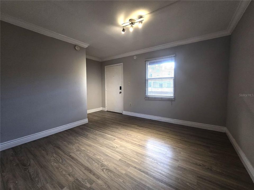 For Rent: $1,390 (4 beds, 1 baths, 972 Square Feet)