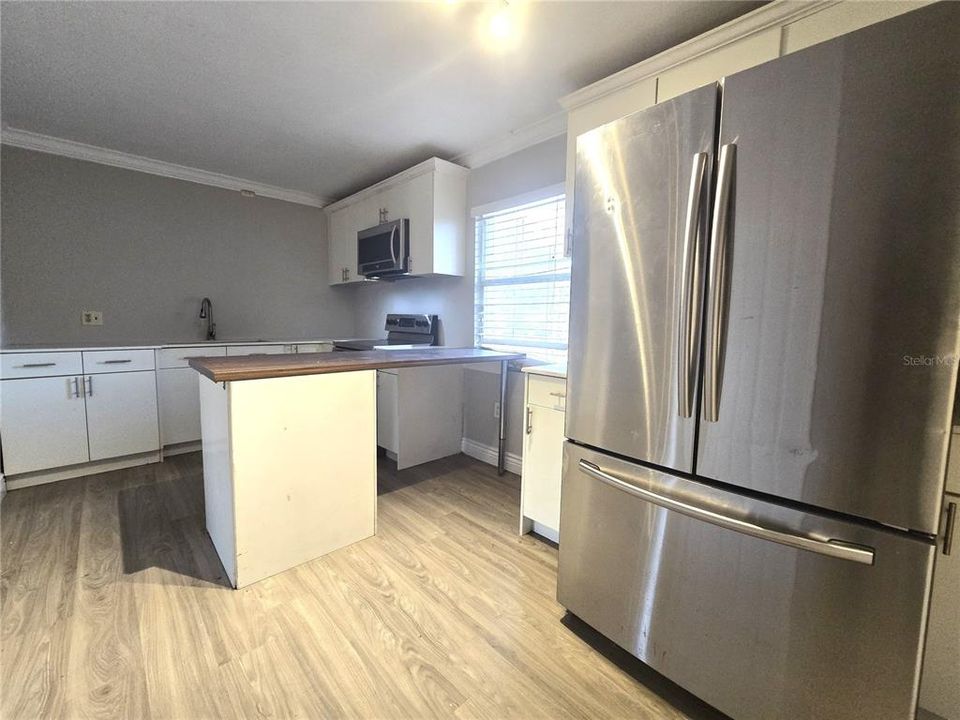 For Rent: $1,390 (4 beds, 1 baths, 972 Square Feet)