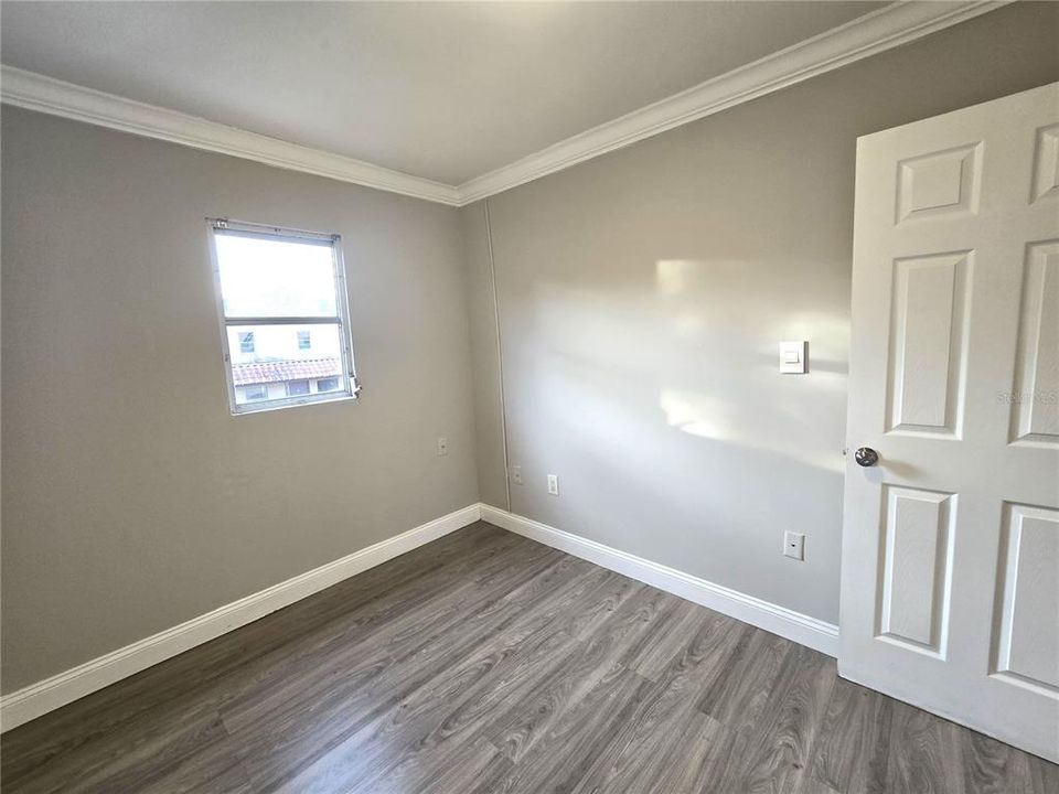 For Rent: $1,390 (4 beds, 1 baths, 972 Square Feet)