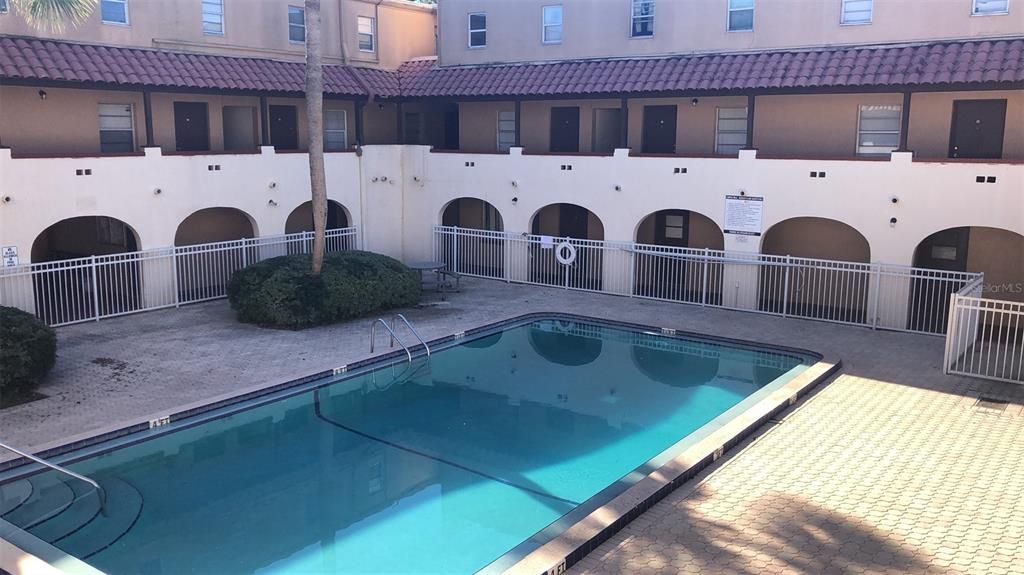 For Rent: $1,390 (4 beds, 1 baths, 972 Square Feet)