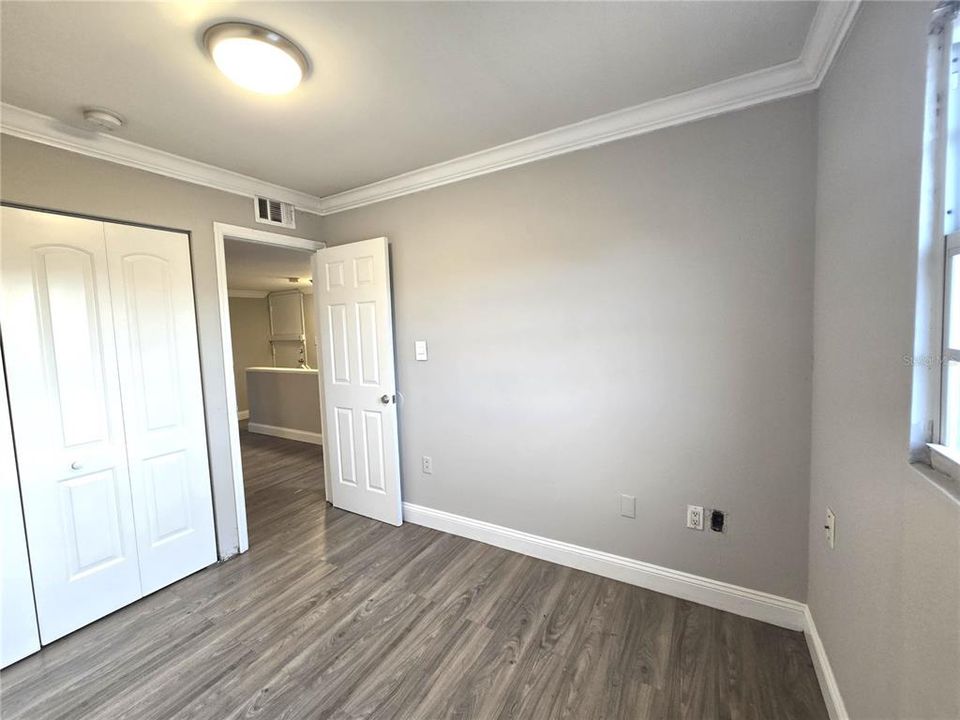 For Rent: $1,390 (4 beds, 1 baths, 972 Square Feet)