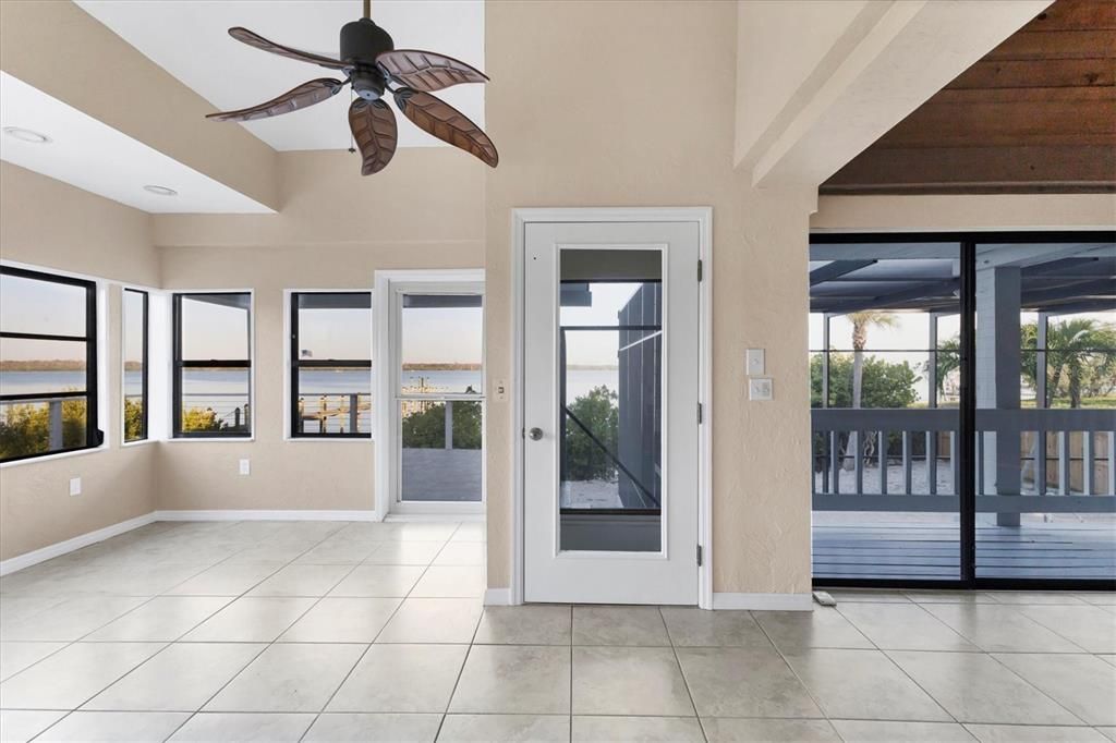 En Venta: $1,799,000 (3 camas, 3 baños, 2171 Pies cuadrados)