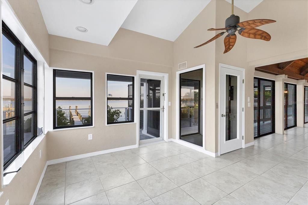 En Venta: $1,799,000 (3 camas, 3 baños, 2171 Pies cuadrados)