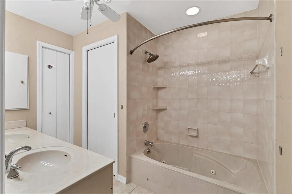 En Venta: $1,799,000 (3 camas, 3 baños, 2171 Pies cuadrados)