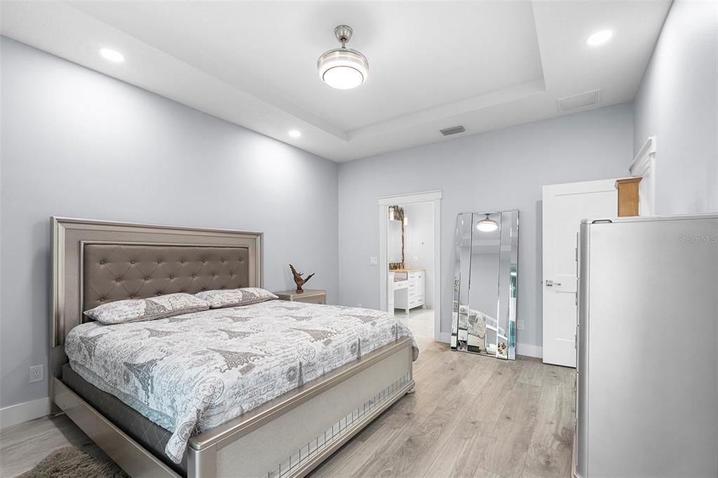 待售: $449,999 (3 贝兹, 3 浴室, 2040 平方英尺)