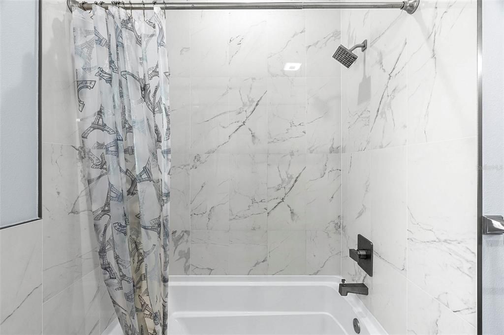 待售: $449,999 (3 贝兹, 3 浴室, 2040 平方英尺)