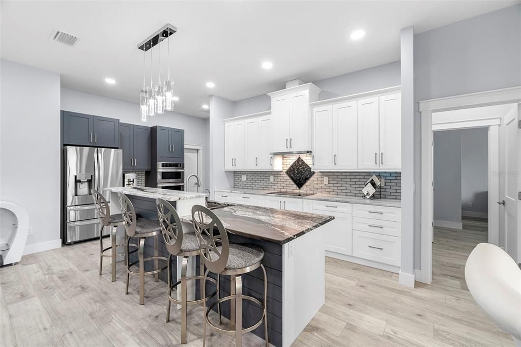 待售: $449,999 (3 贝兹, 3 浴室, 2040 平方英尺)