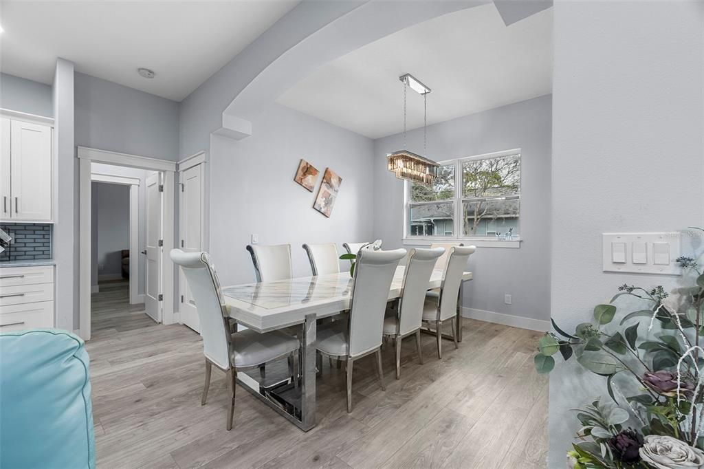 待售: $449,999 (3 贝兹, 3 浴室, 2040 平方英尺)