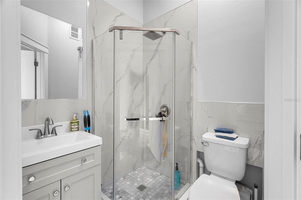 待售: $449,999 (3 贝兹, 3 浴室, 2040 平方英尺)