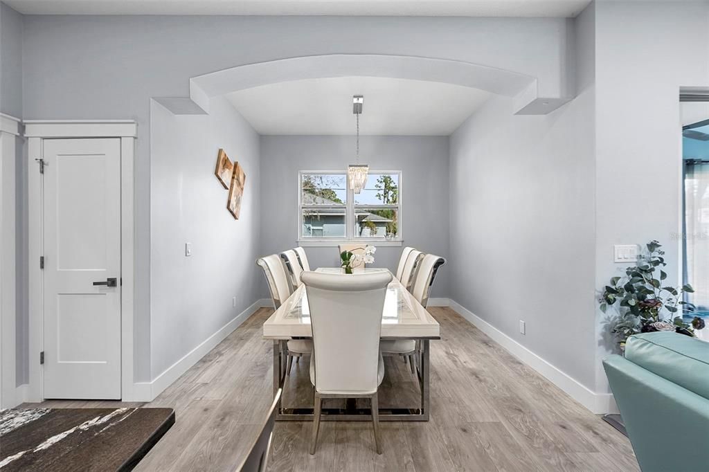 待售: $449,999 (3 贝兹, 3 浴室, 2040 平方英尺)