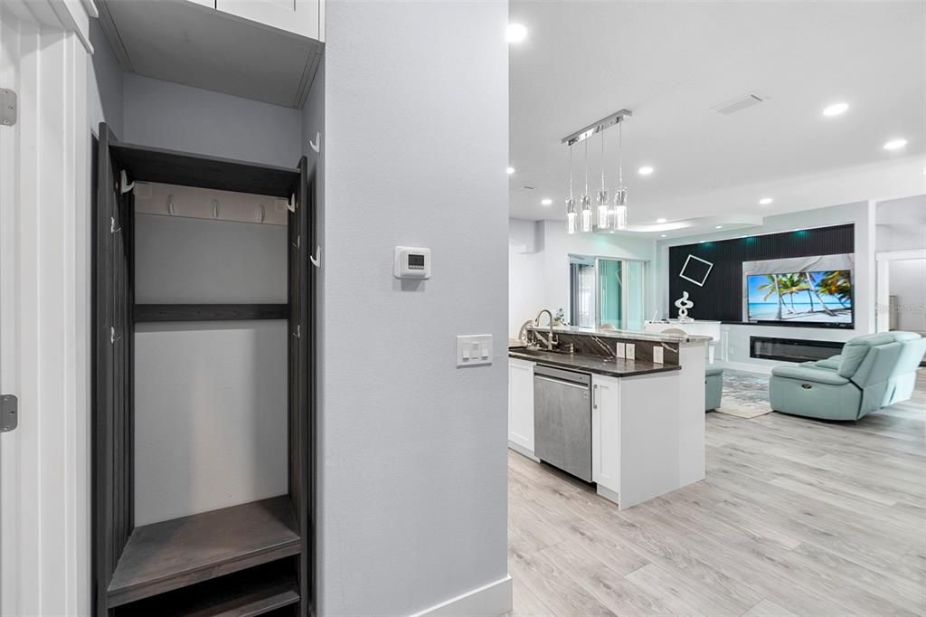 待售: $449,999 (3 贝兹, 3 浴室, 2040 平方英尺)