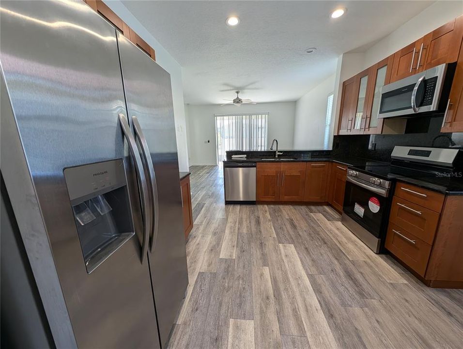 For Rent: $2,500 (3 beds, 2 baths, 1578 Square Feet)