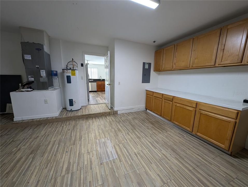 For Rent: $2,500 (3 beds, 2 baths, 1578 Square Feet)