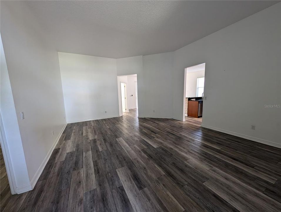 For Rent: $2,500 (3 beds, 2 baths, 1578 Square Feet)