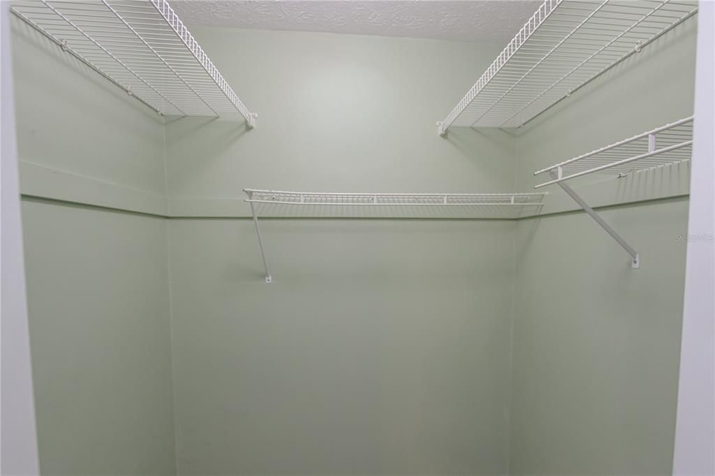 For Sale: $425,000 (3 beds, 2 baths, 1860 Square Feet)