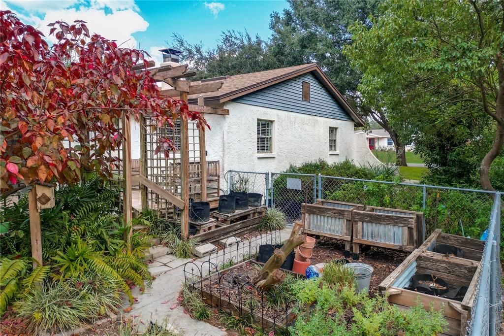 For Sale: $425,000 (3 beds, 2 baths, 1860 Square Feet)