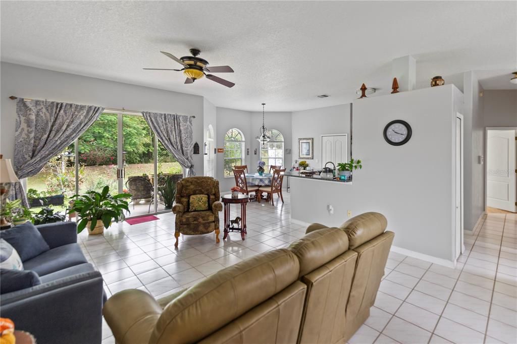 For Sale: $414,900 (4 beds, 2 baths, 2129 Square Feet)