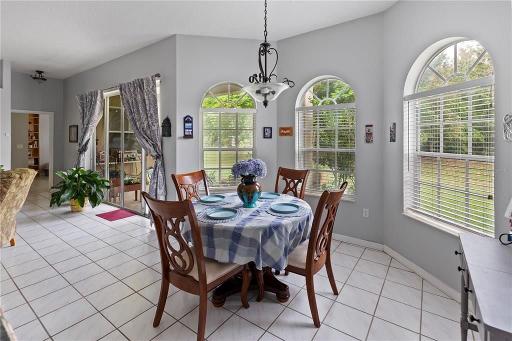 For Sale: $414,900 (4 beds, 2 baths, 2129 Square Feet)