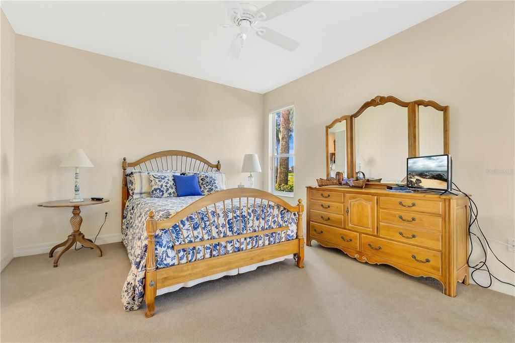 待售: $499,000 (2 贝兹, 2 浴室, 1977 平方英尺)