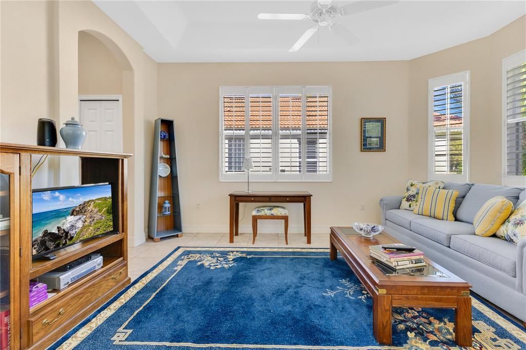 待售: $499,000 (2 贝兹, 2 浴室, 1977 平方英尺)